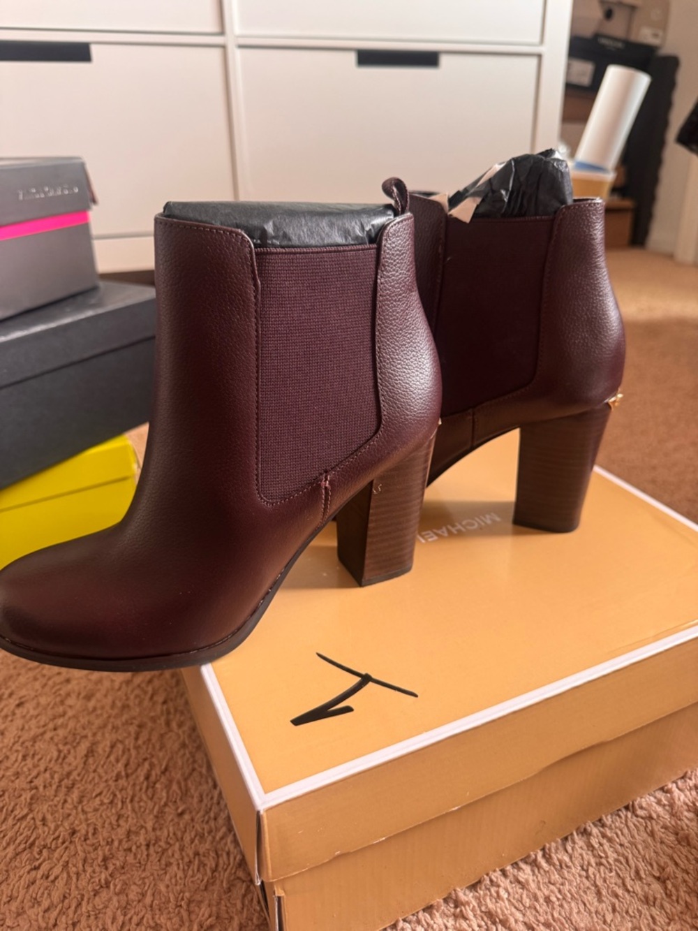 Michael Kors Barolo Leather Ankle Booties. Sold out color. - Picture 6 of 7